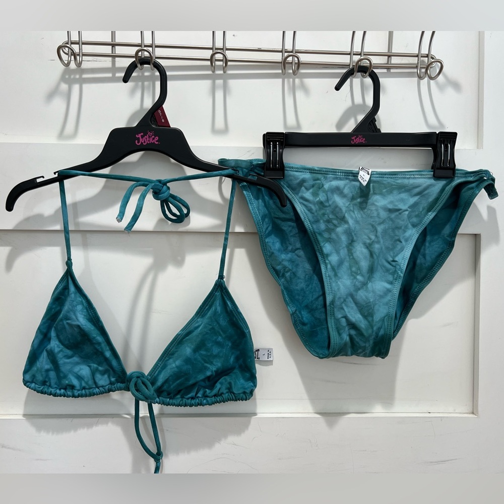 Everlast bikini size large